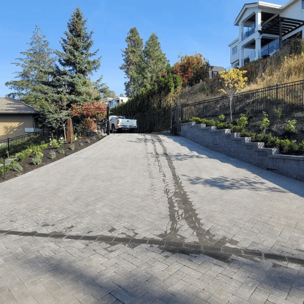 interlocking paver driveway with invisible drain
