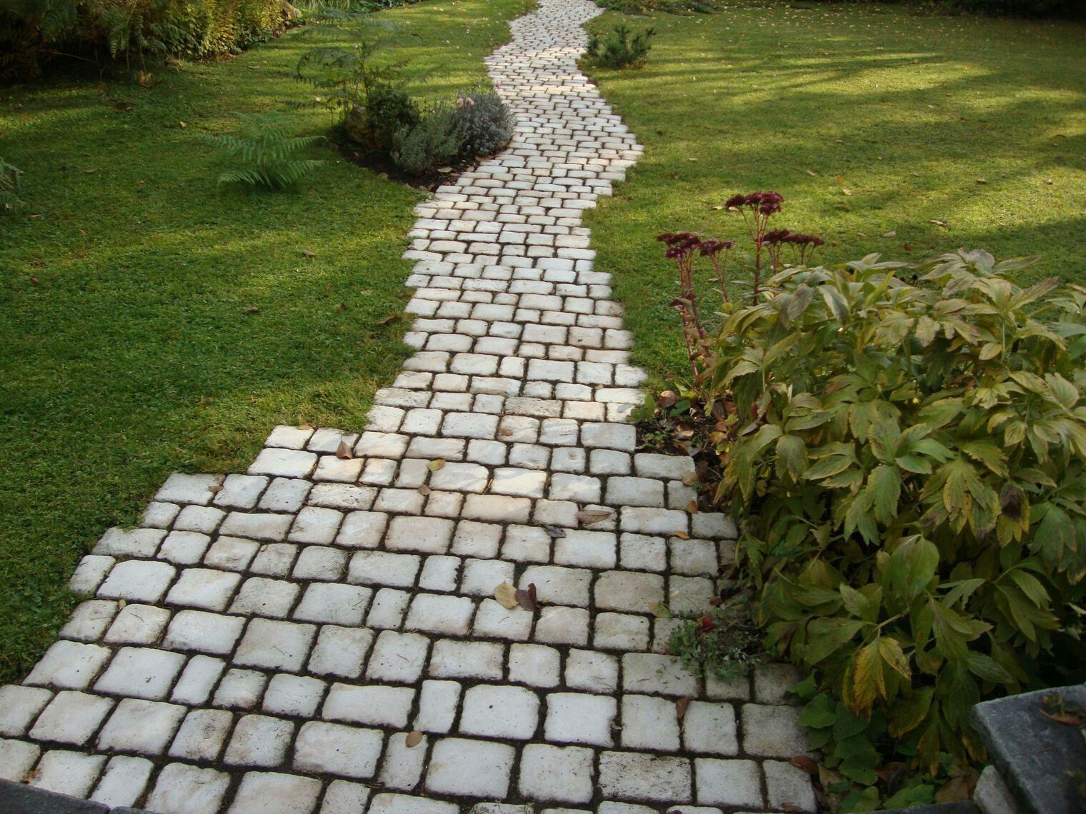 Walkways & Driveways