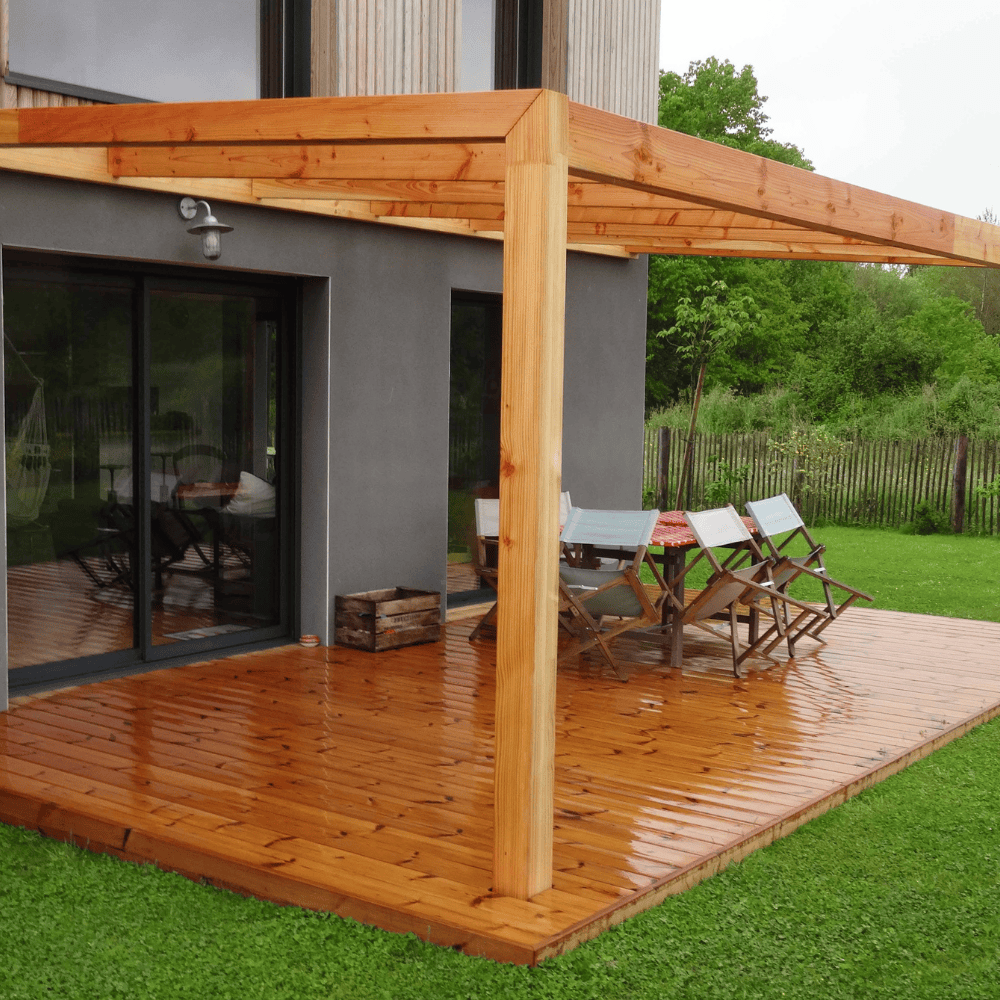 wooden deck & pergola