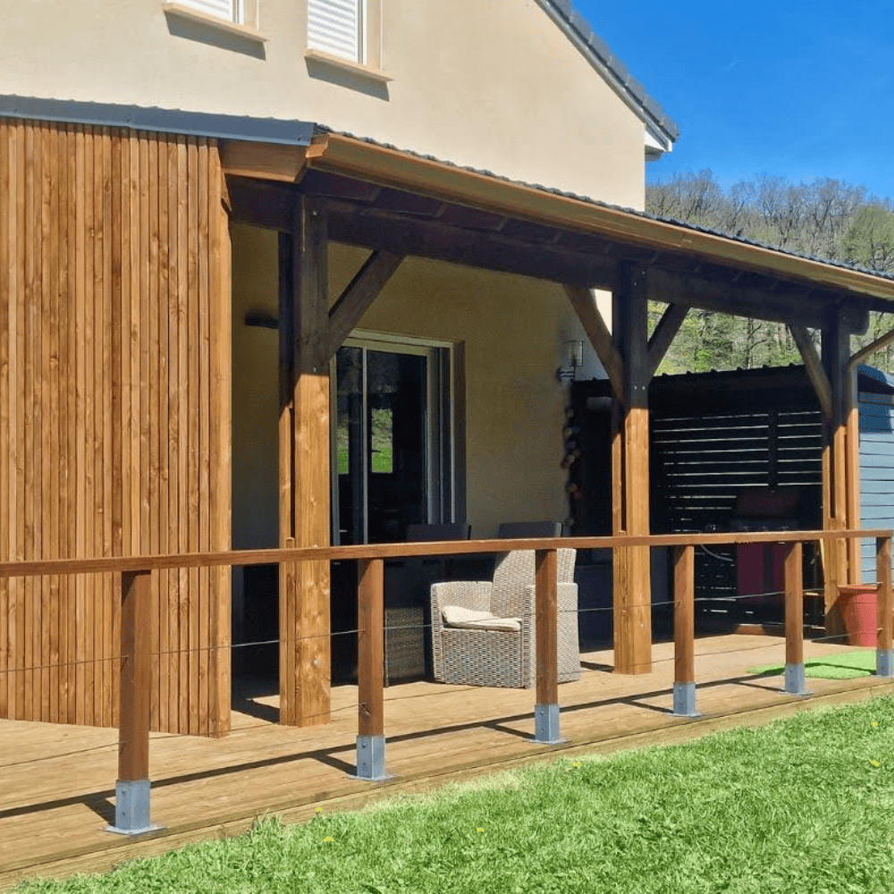 Wooden lean-to covered pergola