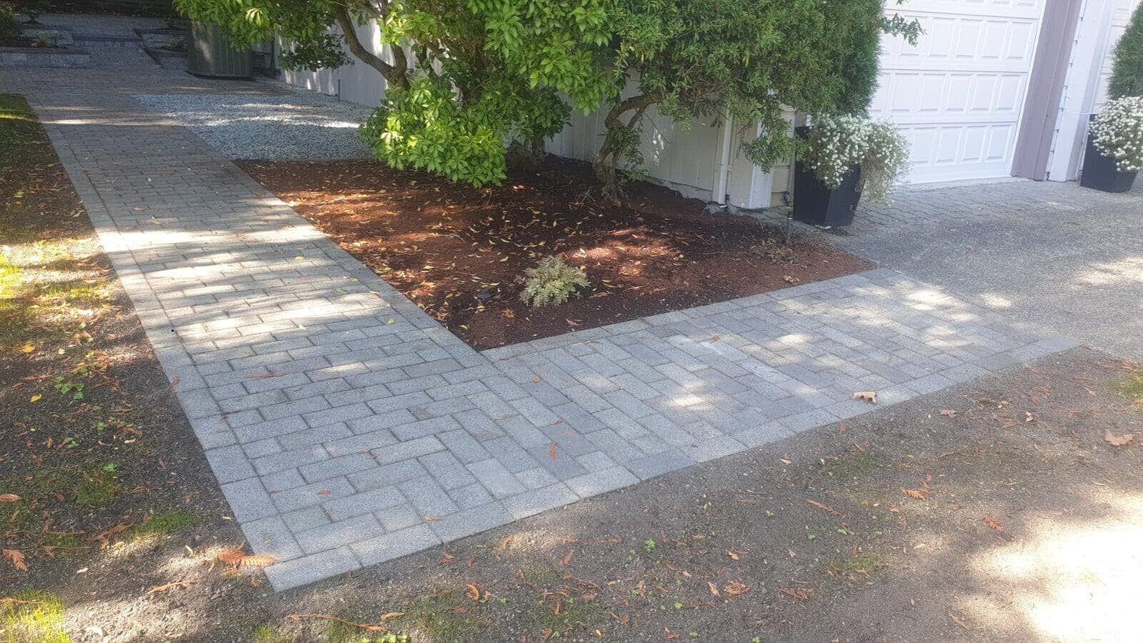 interlocking paver walkway
