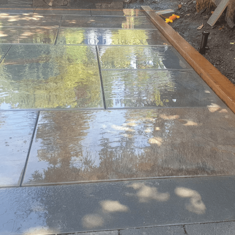 Porcelaine tile walkway