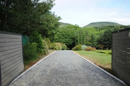 natural stone driveway